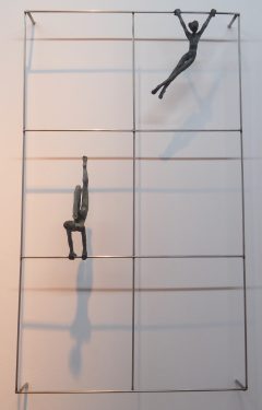 Acróbatas X. 2016. Estructura de acero. figuras de bronce 17 y 20 cm
